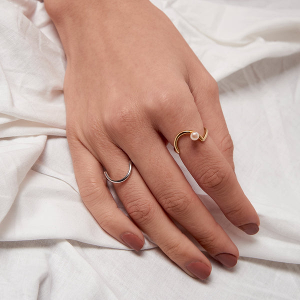 Pasiphae Minimal Silver Ring